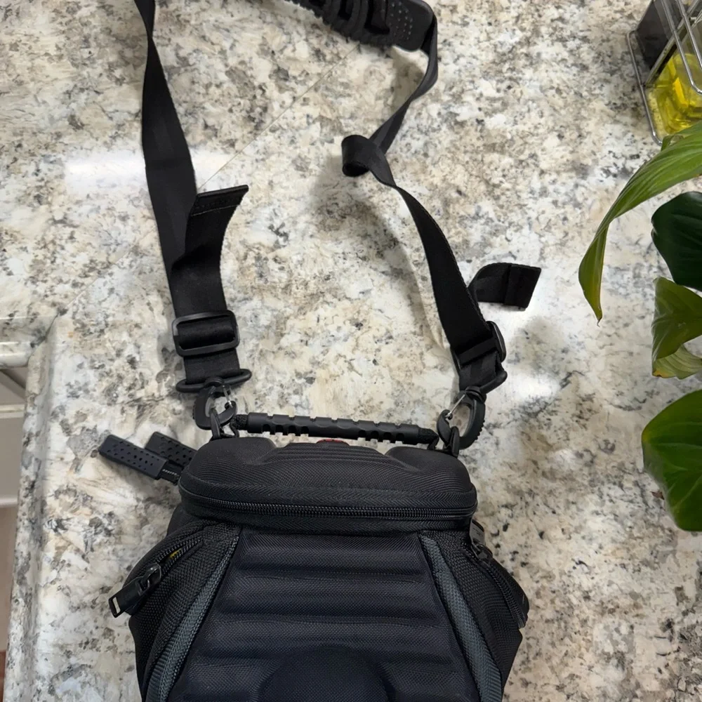 Kata C-56 Camera/Videocamera waterproof professional bag